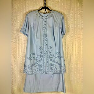 Formal dress. Perfect for a mother/grandma of the bride or a cruise vacation!